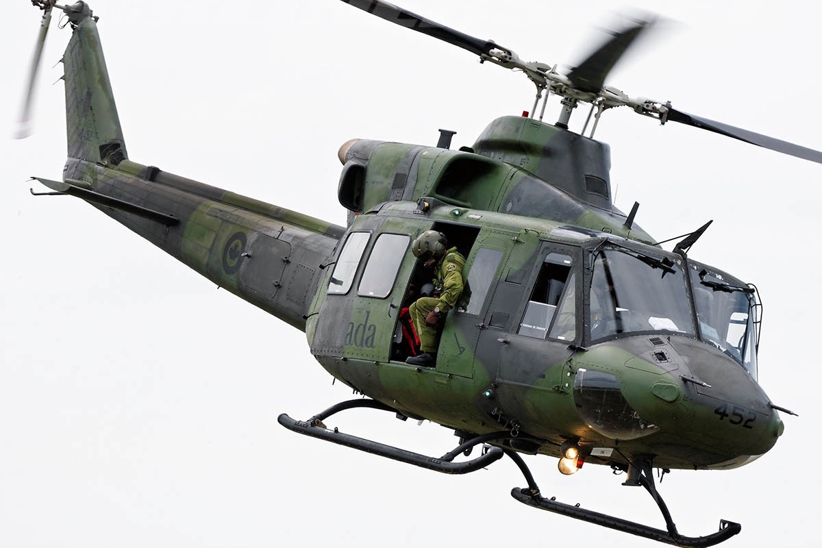 Helicóptero Bell 412 en vuelo
